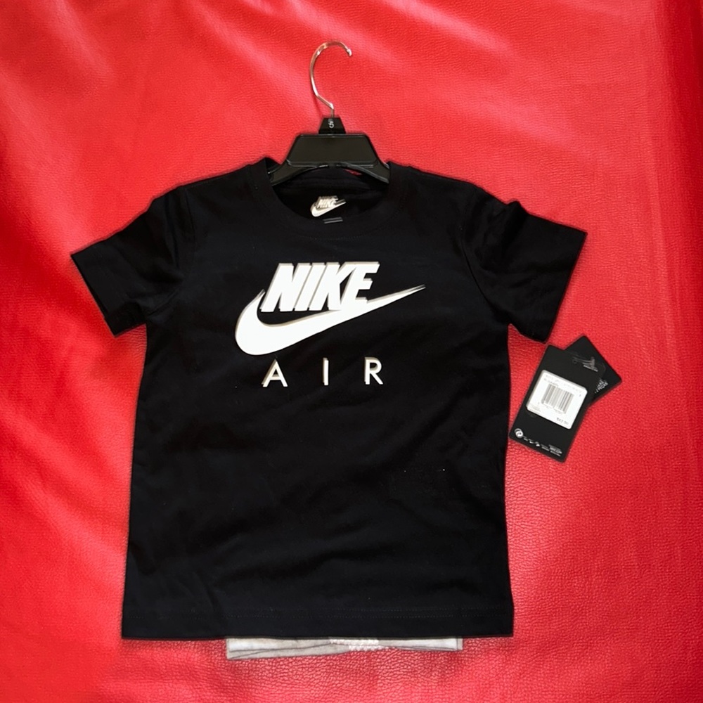 Nike Boys' Air T-Shirt And Shorts Set